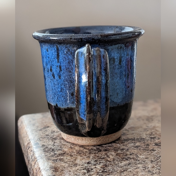 Artisan hand made pottery mug - Picture 4 of 7